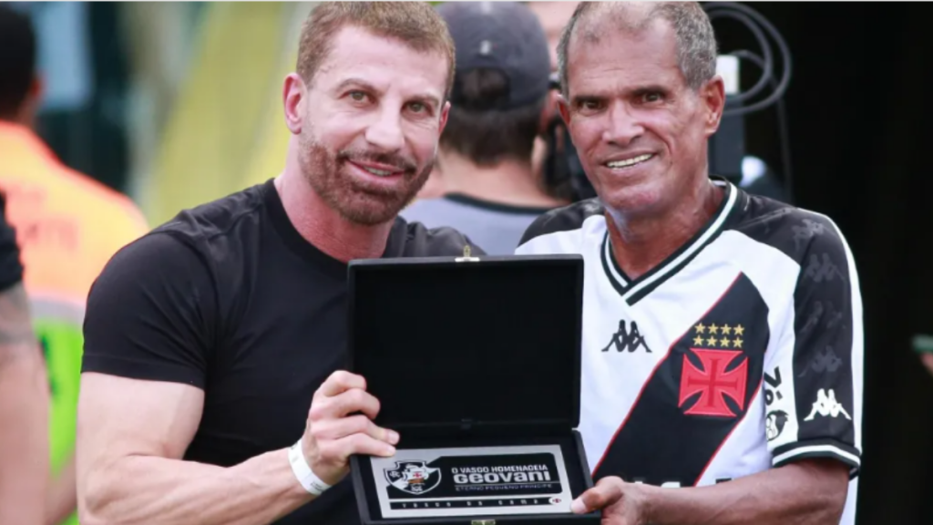 Homenagem póstuma do Vasco da Gama ao ídolo Geovani Silva, o Pequeno Príncipe, em campo.