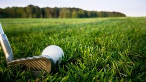 Golfista amador em campo durante o 40º Torneio Aberto do Guarujá Golf Club.
