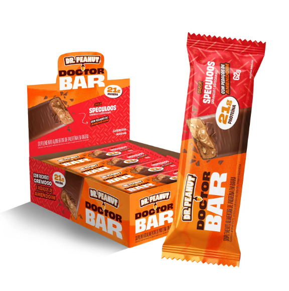 Display de barras de proteína Doctor Bar da Dr. Peanut, sabor Speculoos, como opção de lanche proteico para corredores em treinamento.
