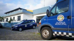 Viatura da Guarda Civil Municipal (GCM) de Mongaguá em destaque, representando a atuação das equipes na prisão em flagrante por suspeita de importunação sexual no bairro Balneário Regina Maria.