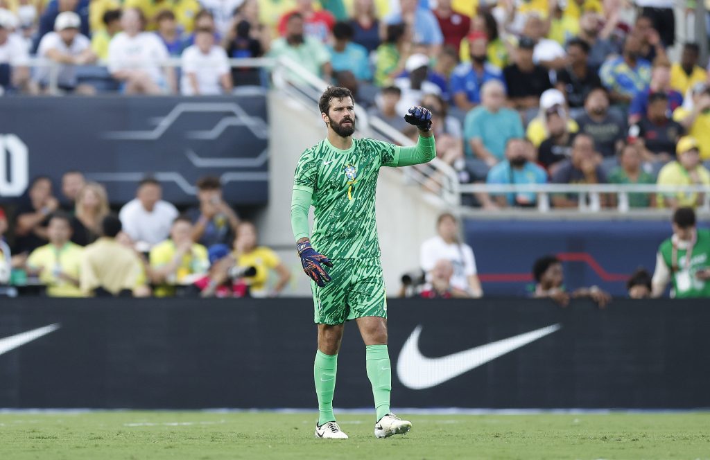O libriano Alisson Becker aparece na análise como uma espécie de regulador emocional da equipe. A leitura aponta estabilidade mental e capacidade de absorver a pressão coletiva sem perder o equilíbrio.