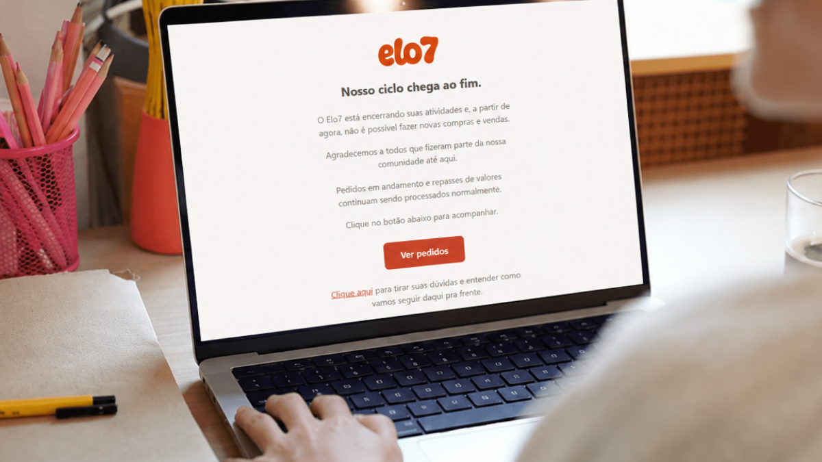 Logotipo do marketplace Elo7 em destaque, representando o anúncio do encerramento de suas atividades pela empresa Enjoei.