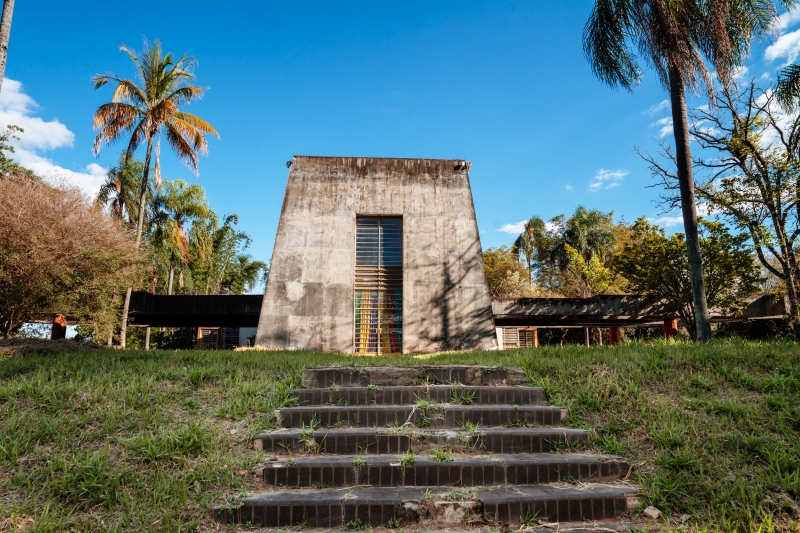 Arquitetura modernista da Casa de Flávio de Carvalho, um dos principais marcos históricos e culturais de Valinhos.