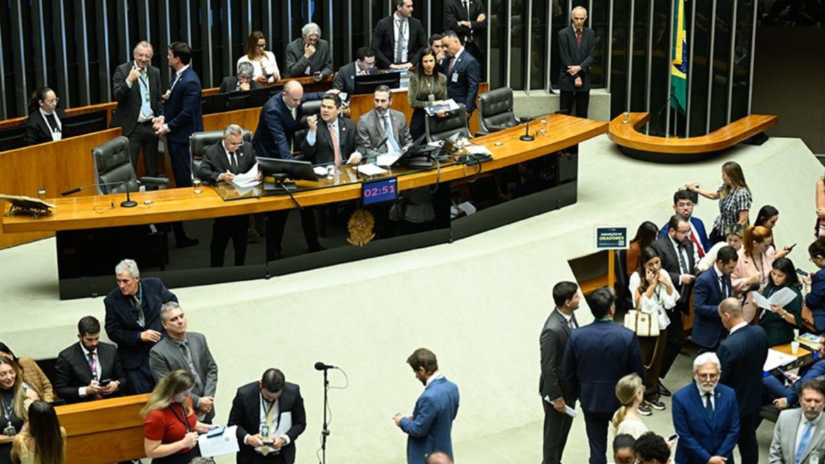 Congresso derruba veto de Lula e municípios inadimplentes poderão receber recursos federais