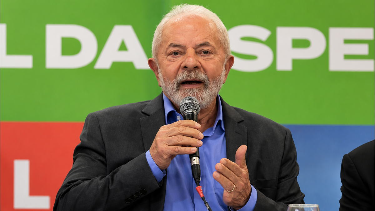 Presidente Luiz Inácio Lula da Silva em Brasília, contexto do início de seu tratamento de radioterapia preventiva após cirurgia de câncer de pele.