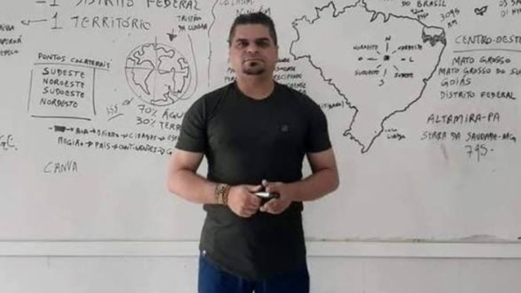 Michael Bruno, conhecido como o Vidente das Copas, em registro fotográfico para redes sociais.