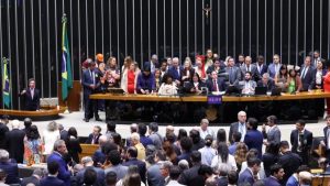 Plenário da Câmara dos Deputados durante a sessão de votação da PEC que propõe o fim da escala 6x1 e a redução da jornada de trabalho para 40 horas semanais.