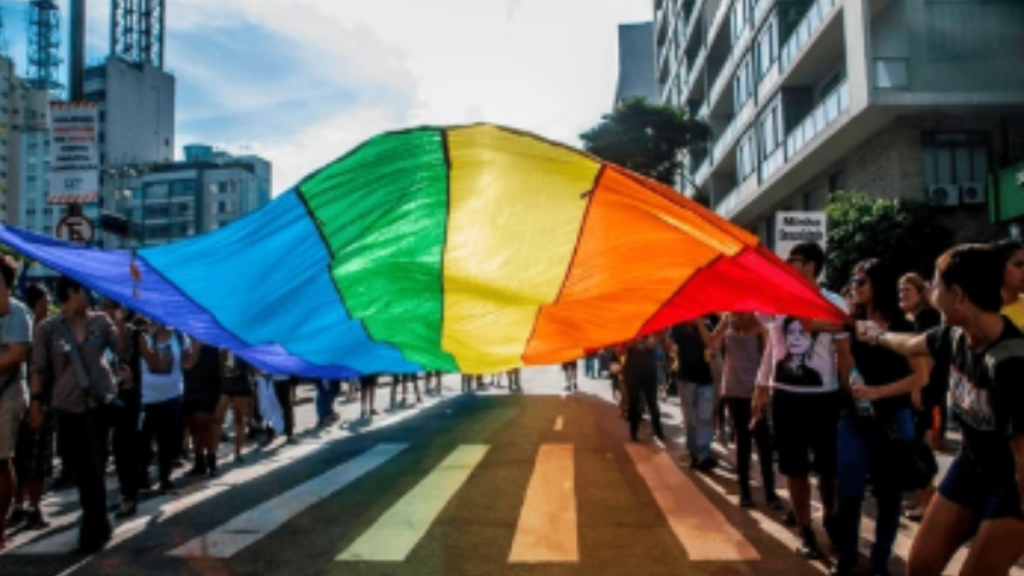 Símbolos de diversidade em alusão ao Dia Internacional do Orgulho LGBT+, celebrado entre as datas comemorativas de junho 2026.