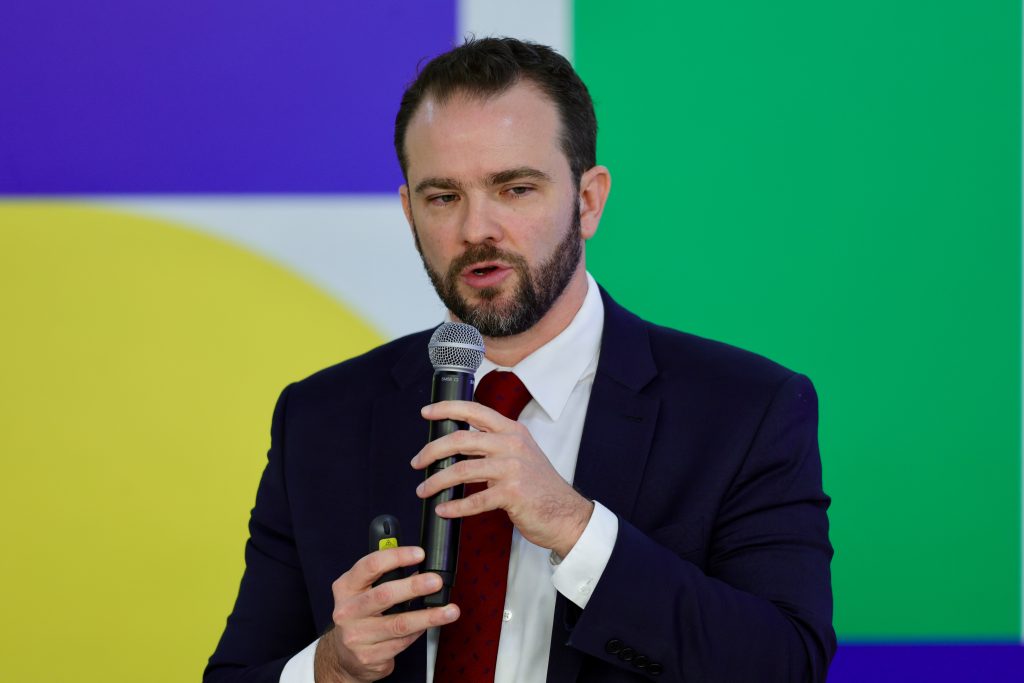 Dário Durigan, ministro da Fazenda, durante entrevista sobre a automação de dados da Receita Federal para simplificar a vida do contribuinte.