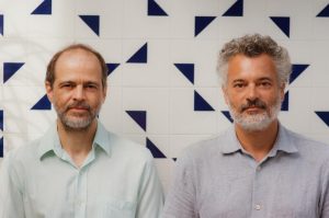 Moreno Veloso e Domenico Lancellotti, atrações do Festival O Som das Palafitas no Instituto Arte no Dique em Santos.