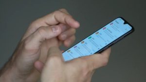 Interface de e-mail exibindo mensagem suspeita sobre irregularidades fiscais, ilustrando o alerta de golpe emitido pela Secretaria da Fazenda de Indaiatuba.