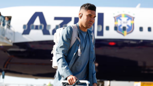 Jogadores da Seleção Brasileira desembarcam nos Estados Unidos para o início da preparação para a Copa do Mundo.