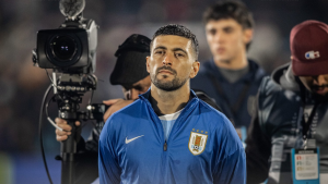 Arrascaeta, meio-campista da Seleção do Uruguai, em momento de concentração durante os preparativos para a Copa do Mundo.