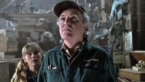 Ator de Top Gun: Maverick morre esfaqueado aos 81 anos; enteado é suspeito. Foto: Reprodução / 'Jumanji' (1995) / Sony Pictures