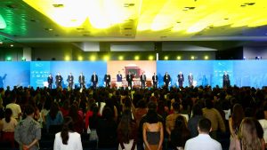 Visão geral do congresso Biomedicina in Santos 2026, destacando a identidade visual do evento científico realizado na Baixada Santista.