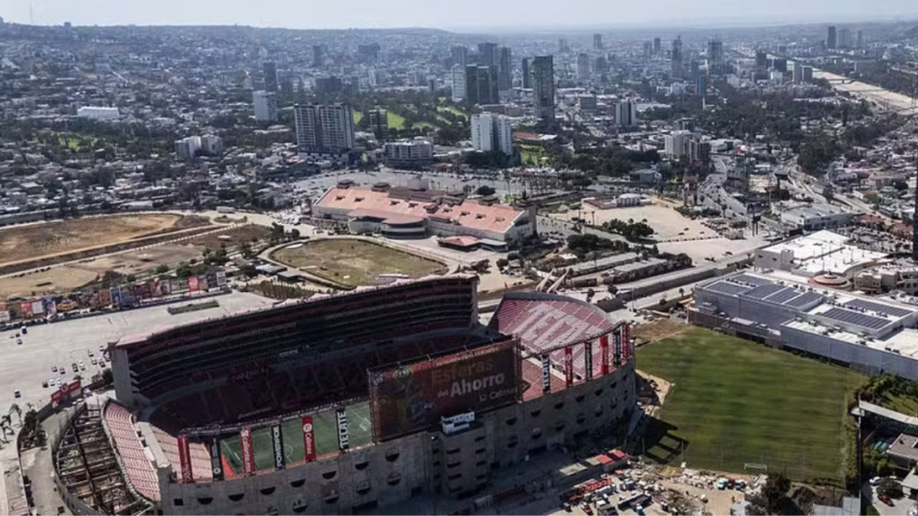 Vista das instalações esportivas do Centro Xoloitzcuintle em Tijuana, México, utilizado como base de concentração da seleção iraniana durante a Copa do Mundo de 2026.