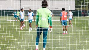 Neymar Jr. em atividade de recuperação física no CT de Columbia Park, em Nova Jersey, durante preparação para a Copa do Mundo de 2026.