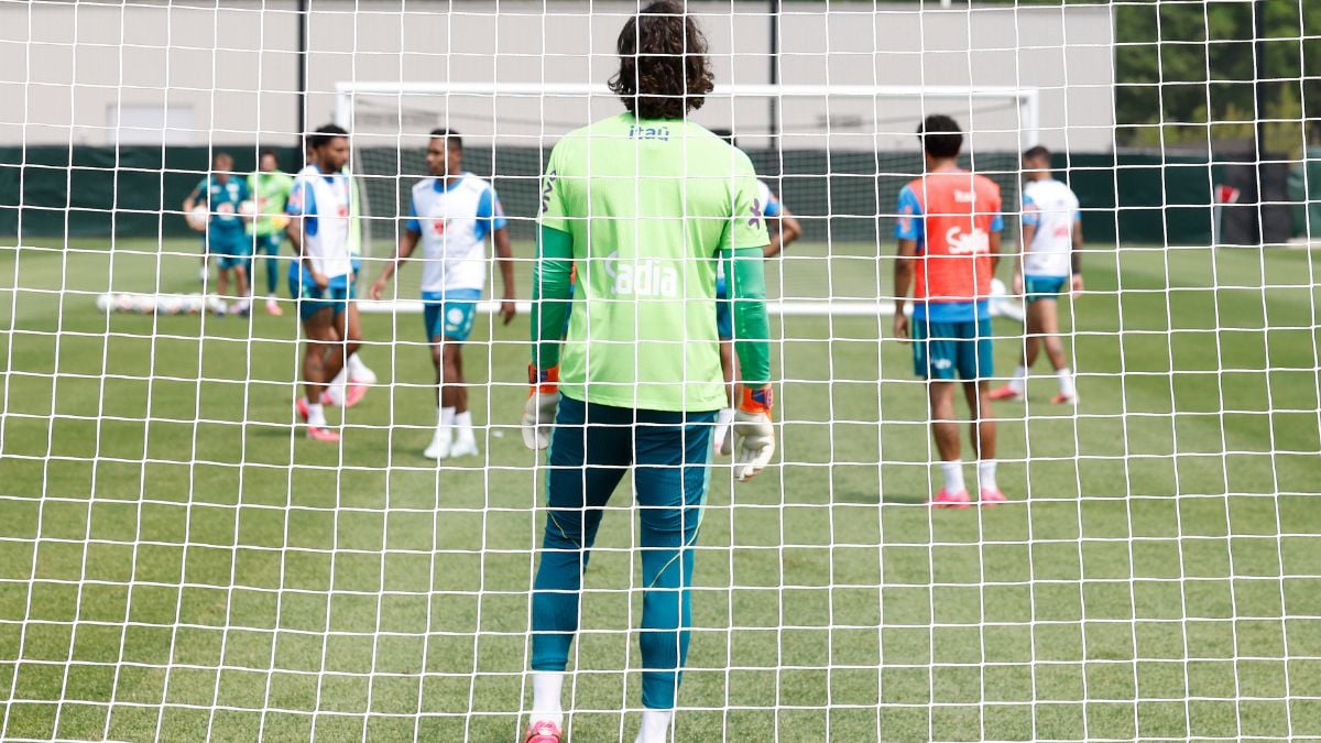 Neymar Jr. em atividade de recuperação física no CT de Columbia Park, em Nova Jersey, durante preparação para a Copa do Mundo de 2026.