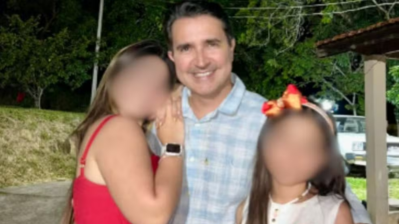 Carlos Alberto Martins, prefeito de Amparo, em registro oficial relacionado à investigação de suposta agressão e violência doméstica.