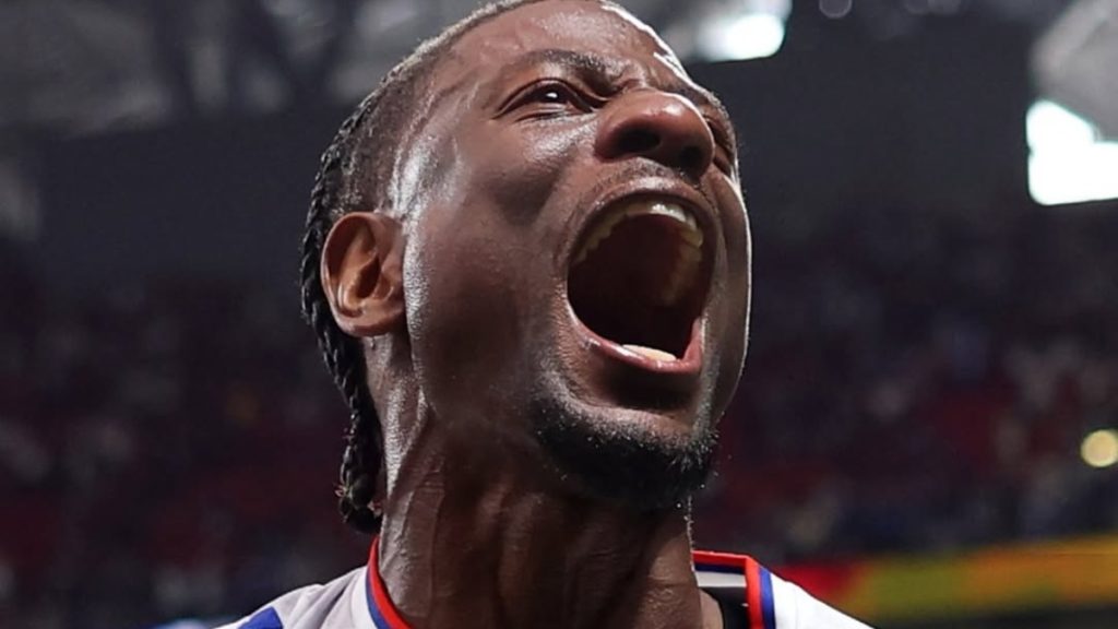 Jogador da Seleção do Cabo Verde em comemoração por jogo na Copa do Mundo 2026