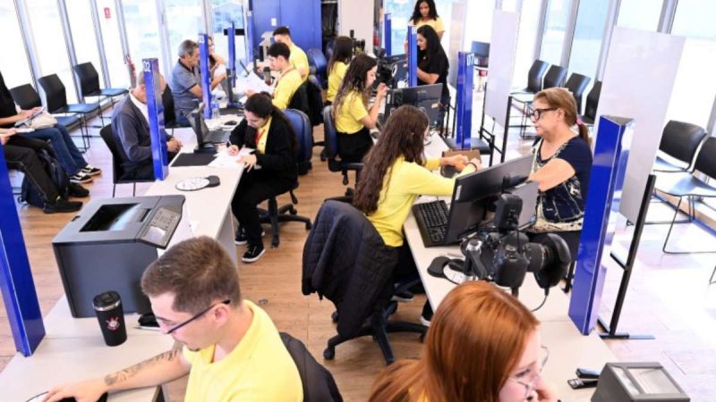 Poupatempo Móvel leva serviços de documentação e emprego a Holambra