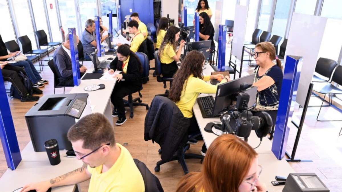 Poupatempo Móvel leva serviços de documentação e emprego a Holambra