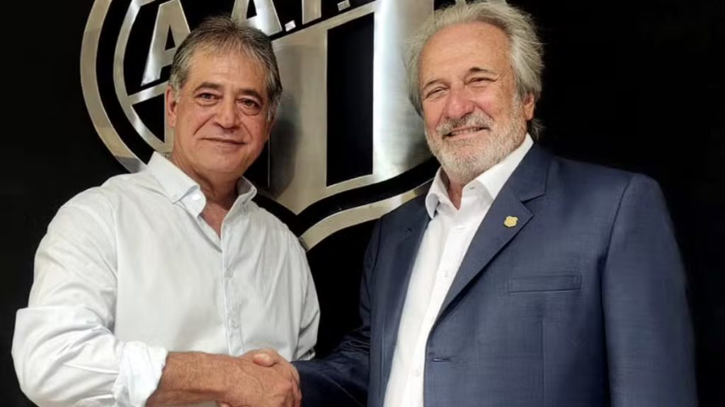 Luiz Antônio Torrano (à direita) é o presidente da Ponte Preta e Marco Antônio Eberlin (à esquerda) é o vice