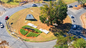 Vista aérea do campus da Unicamp com prédio, área verde e acesso viário, retratando o fim da greve Unicamp e a retomada das atividades na segunda-feira (6), segundo servidores.