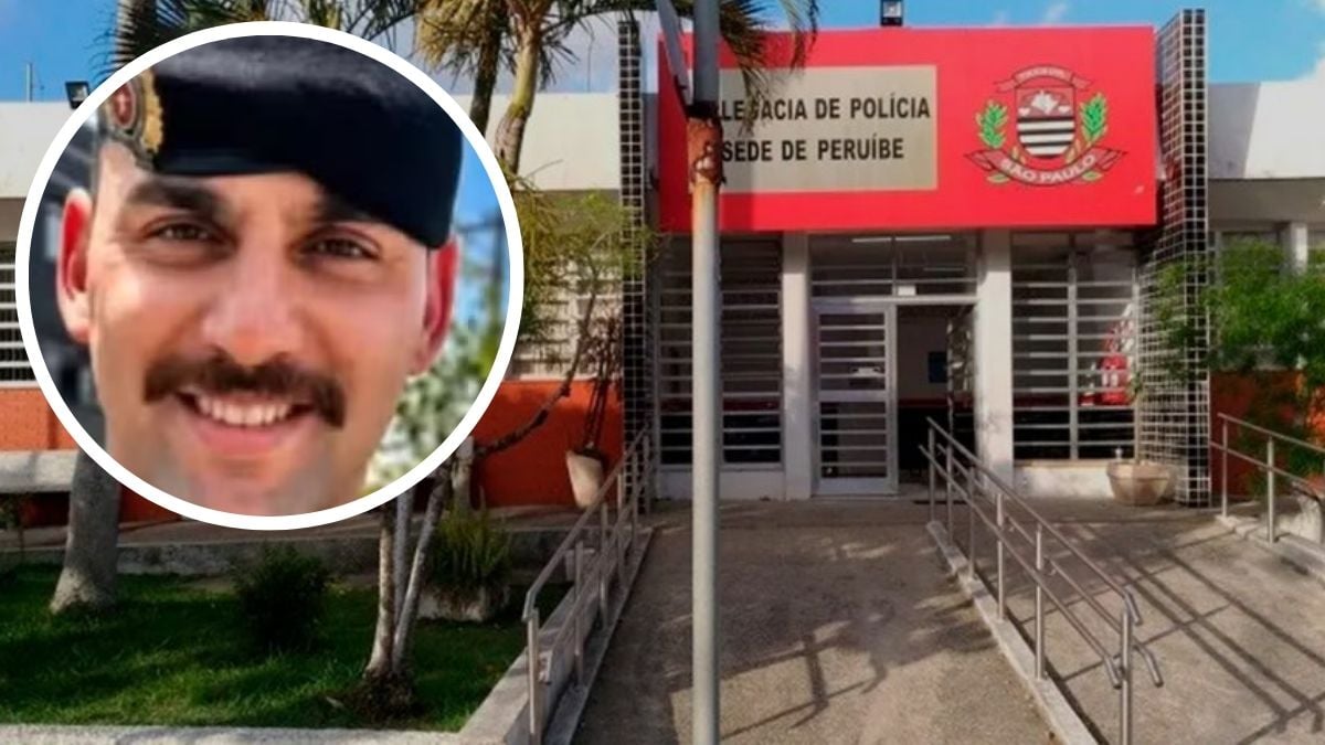 Foto de divulgação com destaque em círculo de um homem fardado e, ao fundo, a fachada da Delegacia de Polícia Sede de Peruíbe, em contexto de notícia sobre denúncia e ação policial.