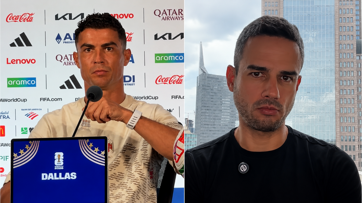 Cristiano Ronaldo em coletiva de imprensa, fazendo gesto com a mão enquanto ironiza um repórter brasileiro; em imagem ao lado, entrevista com Marcelo Bechler.