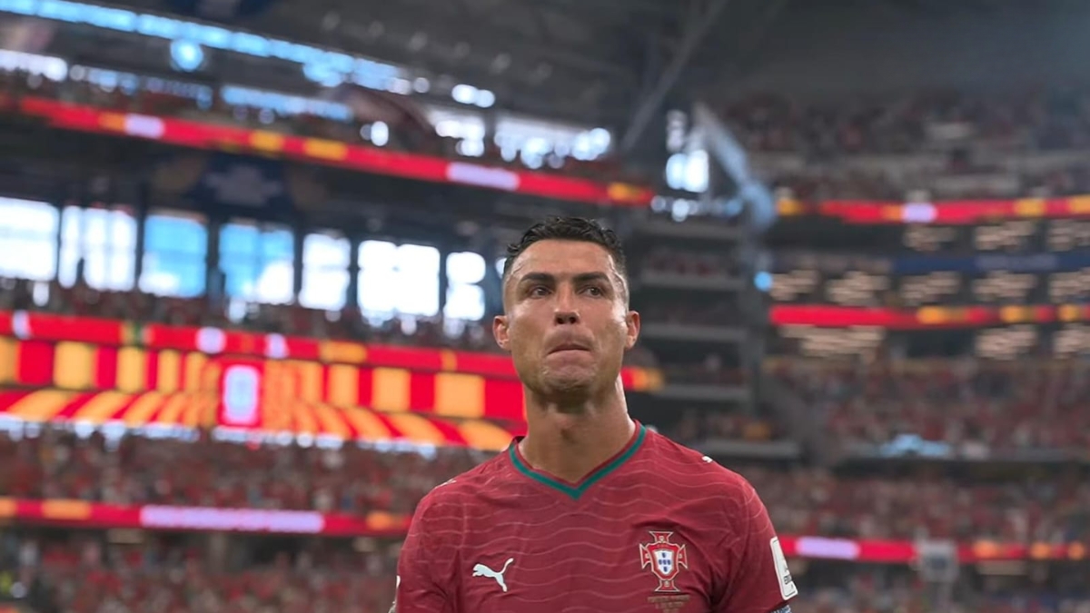 Cristiano Ronaldo em partida no estádio, usando uniforme de Portugal, ao falar sobre a Eurocopa e seu legado, com arquibancadas desfocadas ao fundo.