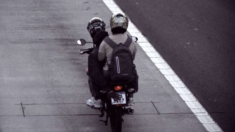 mão na placa de motocicletas em campinas