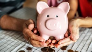 Brasileiros sacaram R$ 378,3 bilhões da poupança no mês de junho