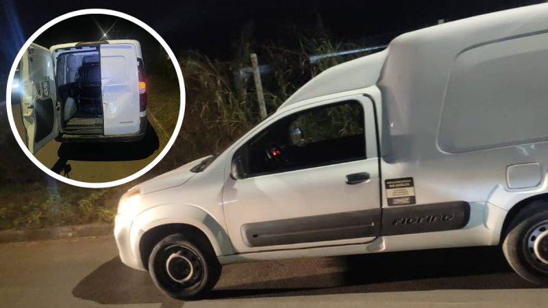 Carro de entrega branco em operação policial à noite, com detalhe ampliado do compartimento aberto, ilustrando a carga de medicamentos oncológicos roubada avaliada em R$ 4,6 milhões.