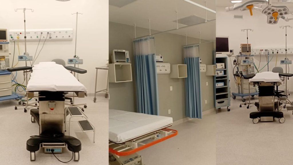 Centro cirúrgico do novo hospital em Campinas, com leitos e salas equipadas para procedimentos, incluindo mesas cirúrgicas e equipamentos médicos. Crédito: Cristiane Campari.