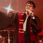 http://Bruno%20Mars%20surge%20fantasiado%20de%20Harry%20Potter%20em%20show;%20veja%20vídeo