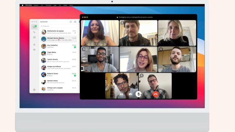 Tela do computador mostrando WhatsApp Web com chamadas de áudio e vídeo em várias janelas, com usuários participantes e interface de mensagens à esquerda.