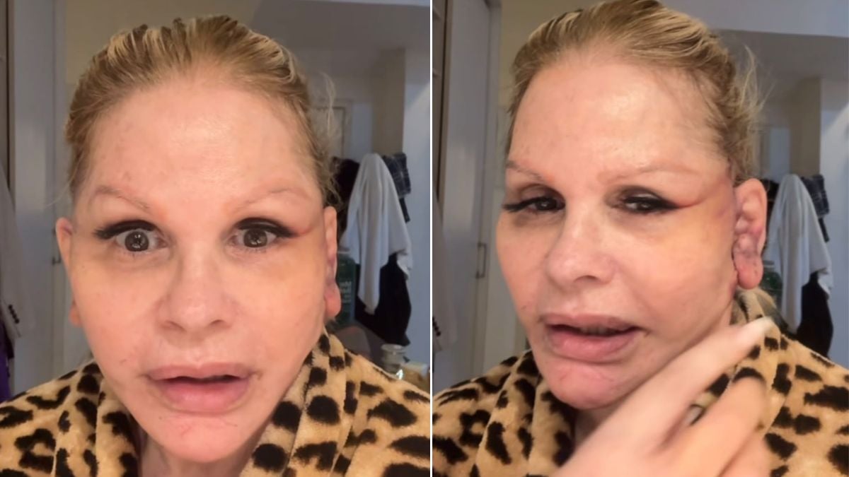 Monique Evans, apresentadora, em selfie no espelho com expressão brincalhona, comentando que o sistema de reconhecimento facial não a identificou após plástica no rosto.