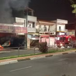 http://Incêndio%20em%20oficina%20de%20Hortolândia%20destruiu%20cinco%20veículos%20e%20imóvel%20sem%20seguro