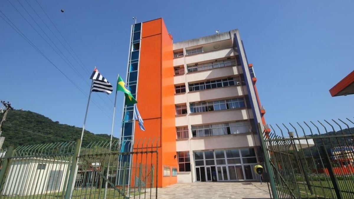 Fachada da prefeitura de Guarujá