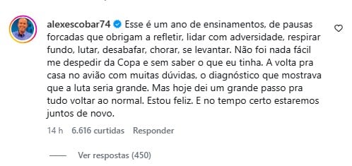 Comentário com foto de perfil de Alex Escobar descrevendo que, após mal-estar na Copa do Mundo, descobriu um tumor e fez cirurgia; texto em destaque na tela.