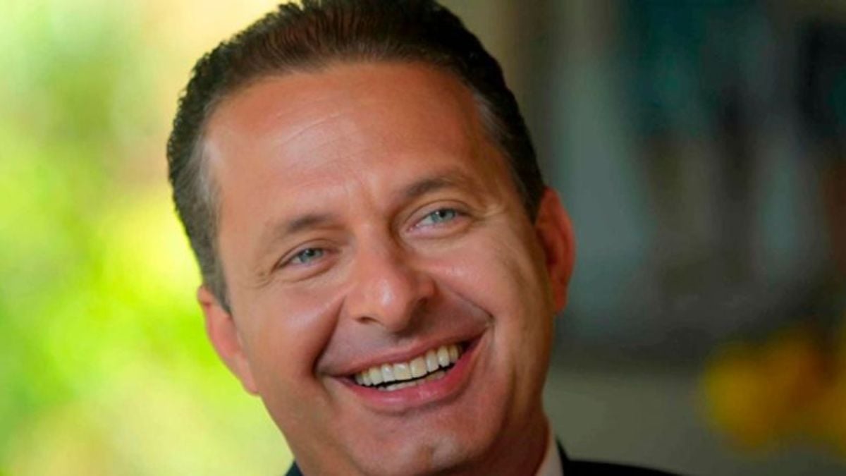 Foto em destaque de Eduardo Campos sorrindo, em referência ao acidente que matou Eduardo Campos completa 12 anos sem conclusão sobre a queda do jato.
