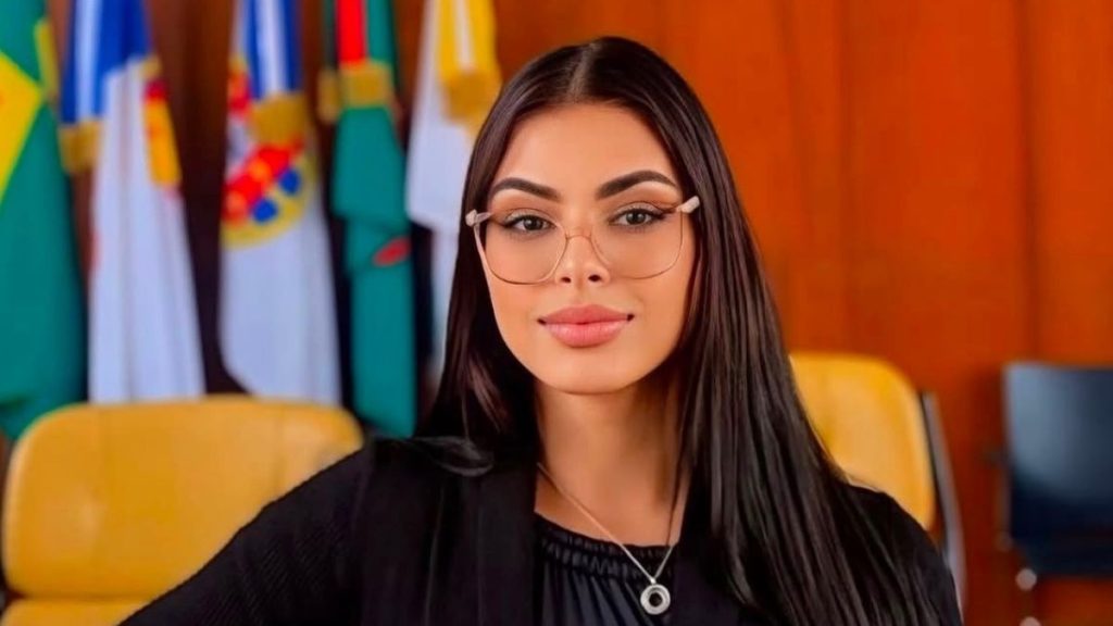 Influenciadora digital, ela se apresenta como ‘Trans de Direita’ e anunciou candidatura à Câmara dos Deputados pelo PL em São Paulo.