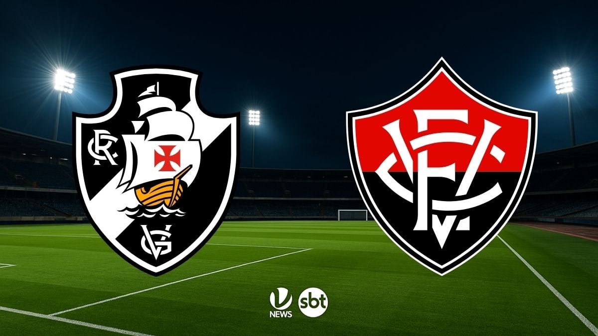 Vasco x Vitória em destaque no gramado com os escudos dos times de um lado e do outro, em imagem de transmissão com logotipos de emissora e plataforma de TV.