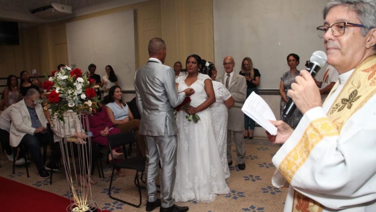 Santos abre vagas para casamento comunitário