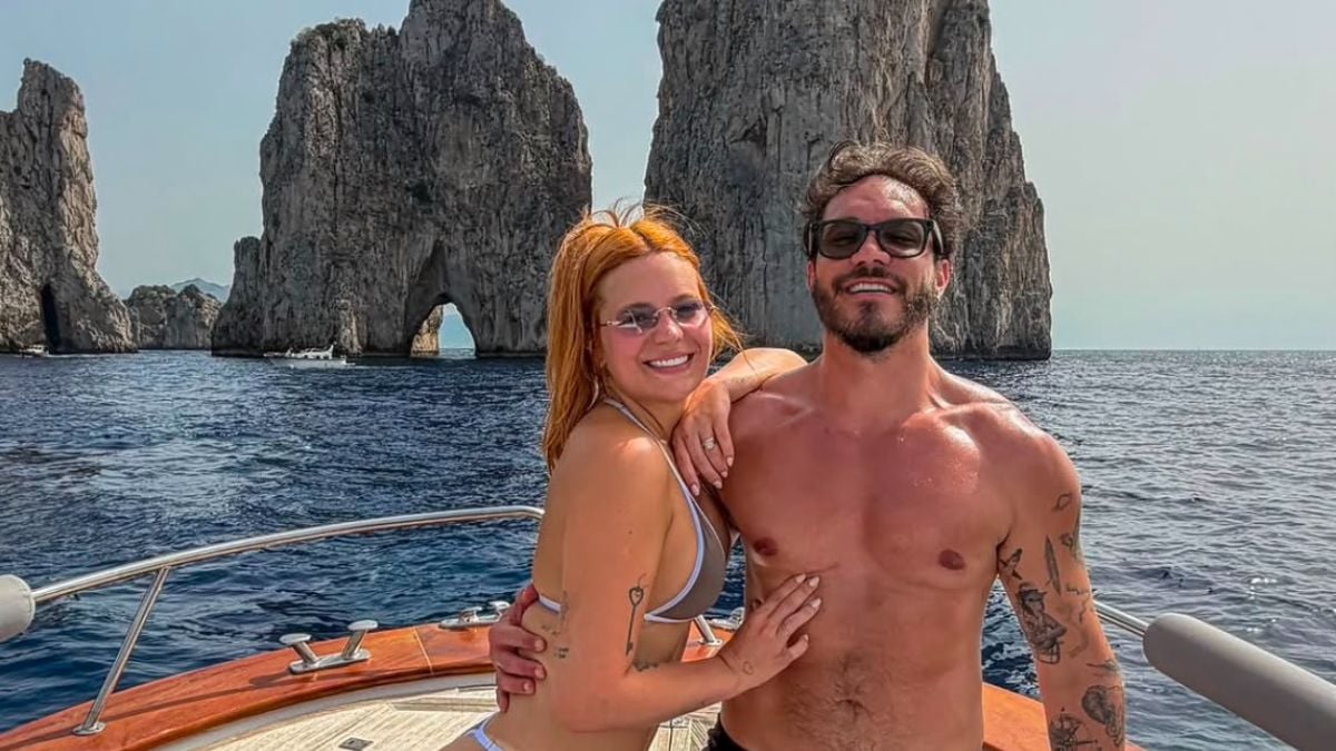 Viih Tube e Eliezer aproveitam lua de mel em um barco na Itália