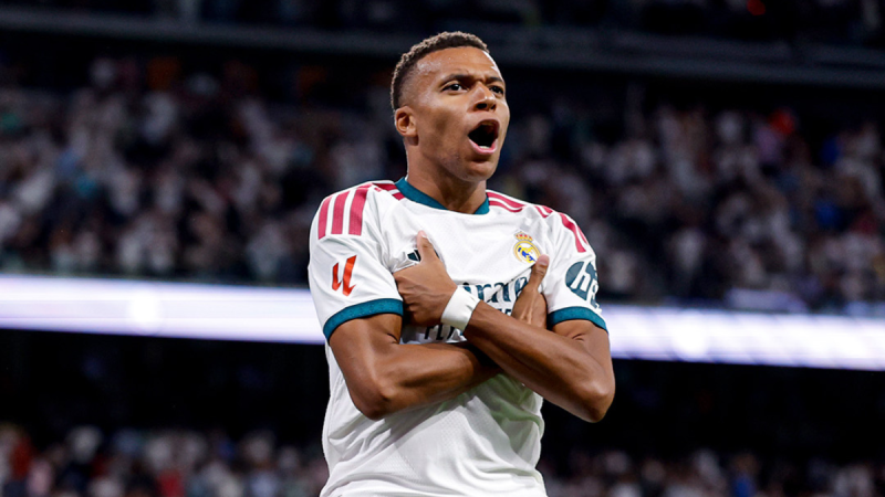 Mbappé comemora gol pelo Real Madrid