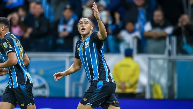 Carlo Vinícius, atacante do Grêmio
