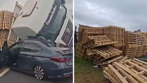 caminhão tomba sobre carro em Hortolândia: caminhão tomba e esmaga carro na Rodovia dos Bandeirantes, em Hortolândia, com o veículo tombado sobre um automóvel danificado
