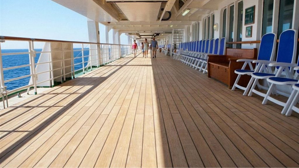 Navio Buenavista da Corazul Cruceros chega à Santos em 23 de outubro